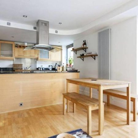 Peaceful Modern 2 Bedroom Flat With Water Views London Exterior photo
