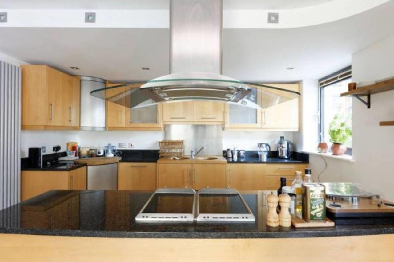 Peaceful Modern 2 Bedroom Flat With Water Views London Exterior photo
